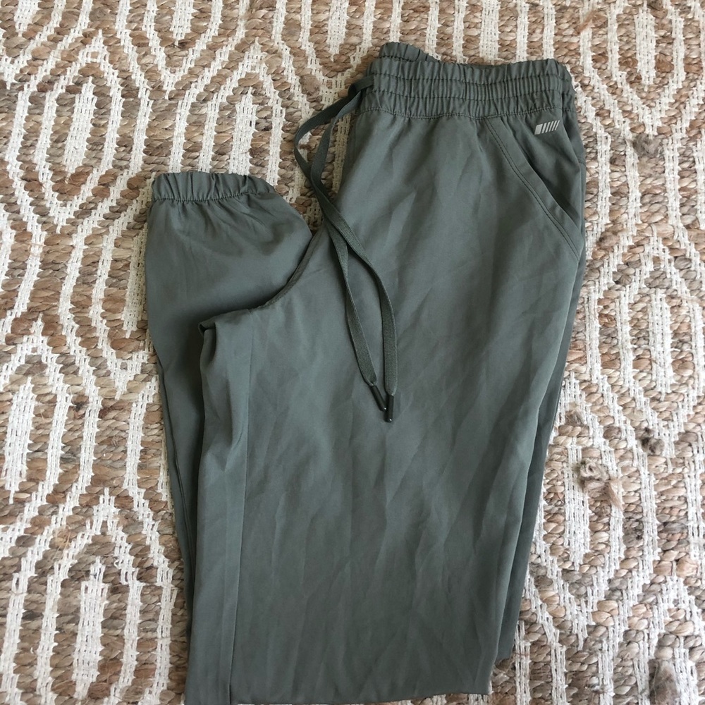 Amazon essentials joggers